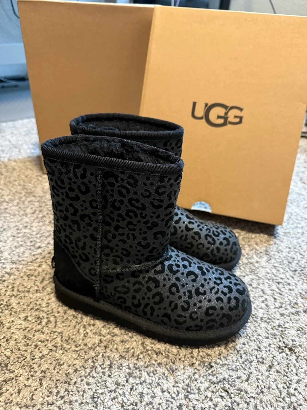 Kids’ Classic II Glitter Leopard Ugg Boots